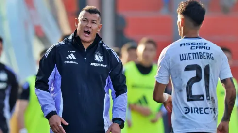 Jorge Almirón toma decisión con plantel de Colo Colo para Superclásico.
