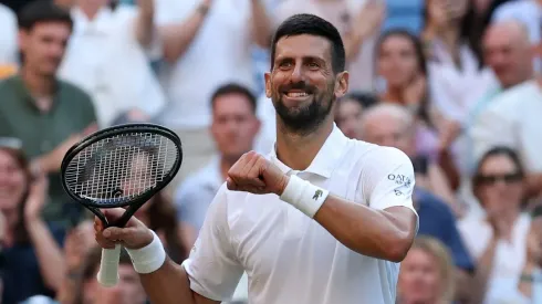 Novak Djokovic celebra su triunfo en Wimbledon
