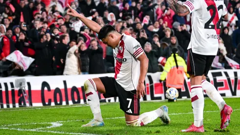 Maxi Salas debuta en River con gol y festejo del Matador Salas.
