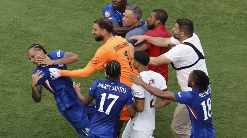El palo de Joao Pedro a Luis Enrique y el PSG.
