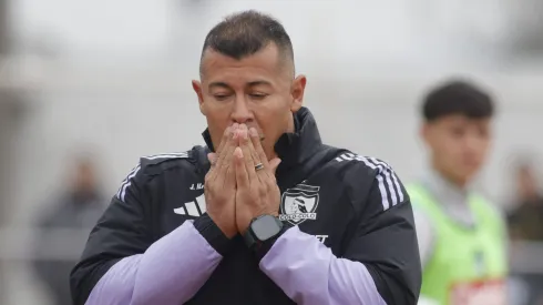 Almirón enfrenta una nueva complicación en la banca de Colo Colo
