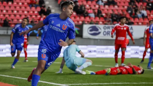 Lucas Assadi es titular indiscutido en U de Chile.
