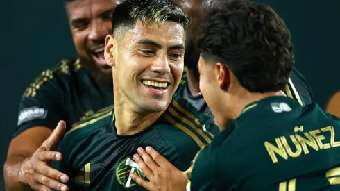 Felipe Mora volvió al gol con un bombazo.
