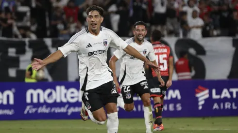 Salomón Rodríguez vive duro presente en el equipo. 

