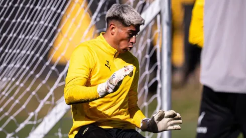 Aseguran que Brayan Cortés seguirá como suplente en Peñarol.
