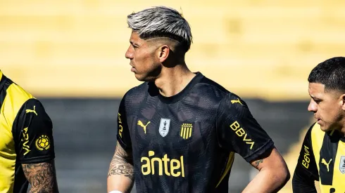 La felicidad de Cortés tras su inesperado y gran debut con Peñarol en el clásico ante Nacional.

