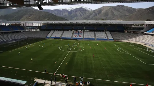 Avisan que la nueva cancha de la Católica durará 10 años, siempre y cuando...
