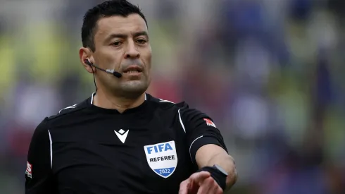 Roberto Tobar no quiere más errores groseros en el fútbol chileno
