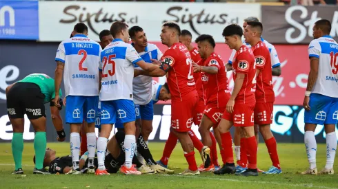 Católica y Ñublense tienen fecha para partido pendiente.
