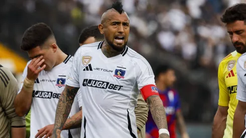 Arturo Vidal se llevó varias pifias en el Estadio Monumental.
