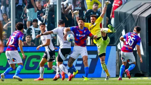 La goleada de Católica a Colo Colo provocó la ira de los medios partidarios albos.
