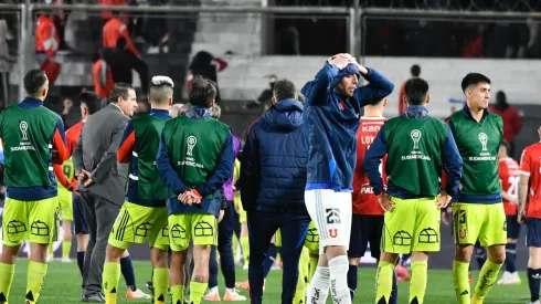 El partido entre Universidad de Chile e Independiente debió ser suspendido. 
