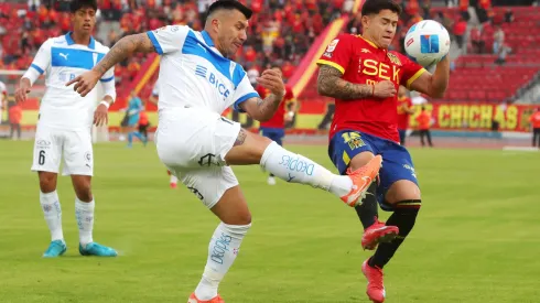 Los Cruzados recibirán a los Hispanos en el nuevo Claro Arena.

