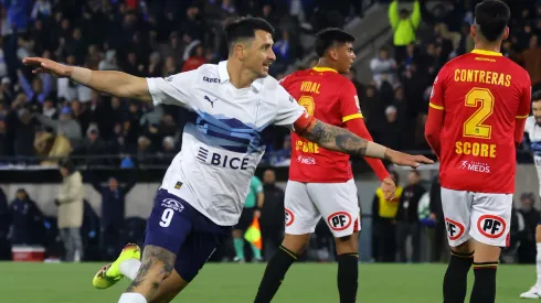 Triunfo de la UC en el clásico contra UE, en el primer partido del Claro Arena.
