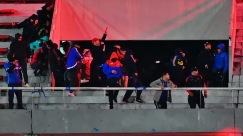Hinchas de la U fueron acusados de cometer vejámenes en Argentina.
