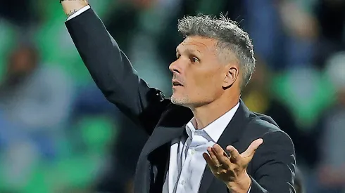 Ortiz es el principal candidato para asumir como DT en Colo Colo.
