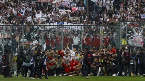 Colo Colo festejó con todo el triunfo ante la Universidad de Chile.
