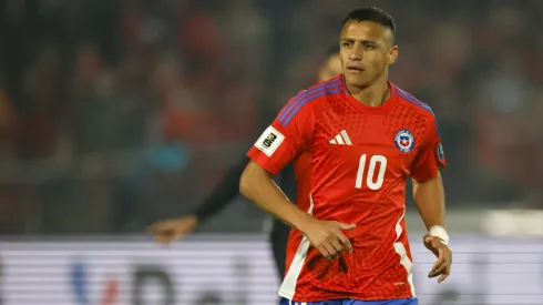 Alexis agarró camiseta en Europa.
