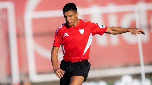 Alexis entrena a todo ritmo en el Sevilla.
