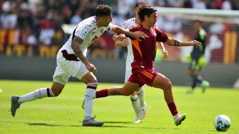 Guillermo Maripán marcó a Paulo Dybala en triunfo de Torino a la Roma en Italia.
