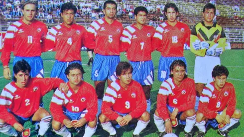 Frank Lobos y la Selección Chilena Sub 20 que jugó el Mundial de Qatar en 1995.
