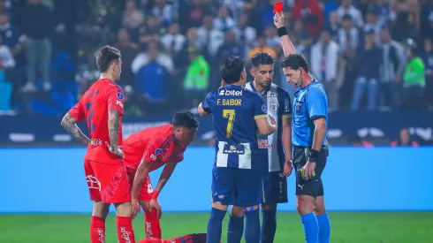 Carlos Zambrano se fue expulsado en Alianza Lima.
