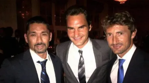 El Chino Ríos entre las leyendas del tenis.
