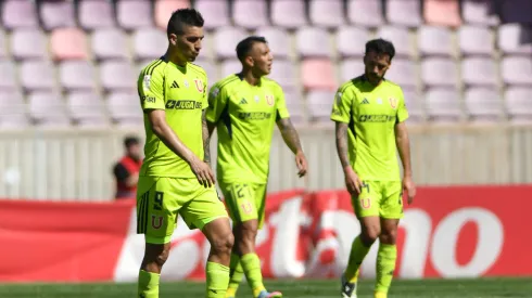 Una de las figuras de la U no aguantó que lo sacaran de la cancha.
