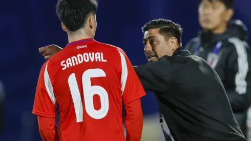 Coke Hevia critica a La Roja Sub 20, pero la defiende del pésimo trabajo de los dirigentes del fútbol chileno más una conspiración por Pellegrini.
