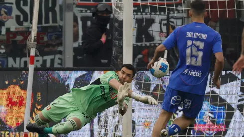 U de Chile renueva su arco.
