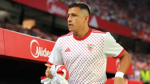Alexis calla bocas y destacan su presente dentro y fuera de la cancha en Sevilla: entrenamiento adicional.
