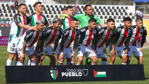 Palestino muestra con postal aérea el estadio de La Cisterna con las torres de iluminación.
