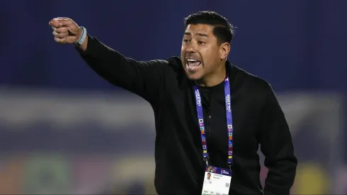 El entrenador de Primera B lanzó inesperado palo al DT de la Roja. 
