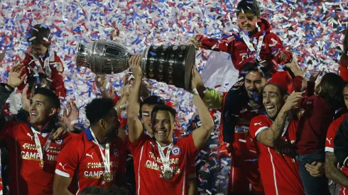 Fue campeón con Chile en 2015.
