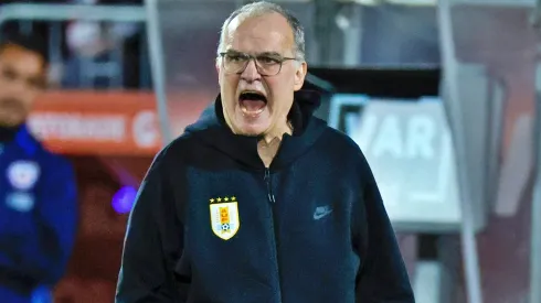 Marcelo Bielsa y una nueva polémica al mando de Uruguay.
