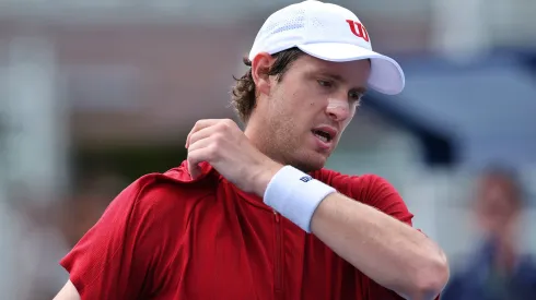 Nicolás Jarry explicó la lesión que le sacó del ATP 250 de Almaty.
