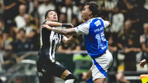 Iván Román tuvo un duelo particular con Kaio Jorge en Brasil.
