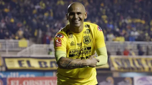 Compañero de Suazo se sinceró sobre el impacto del jugador en su carrera.
