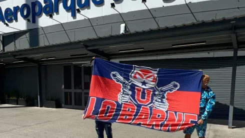 Hinchas de la U en Aeroparque.
