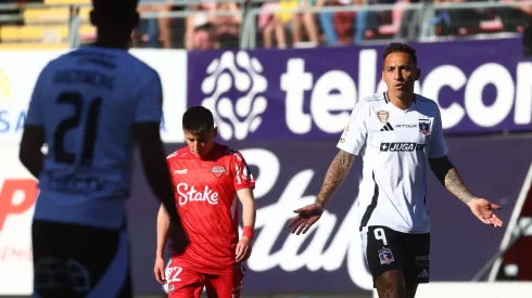 El delantero albo recibió palabras de Fernando Ortiz.
