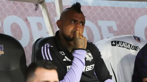 Arturo Vidal se molestó hasta por su suplencia en Colo Colo.
