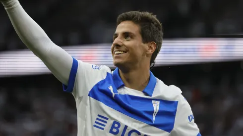 Tras rumores de salida, el jugador definió su futuro con la Franja. 
