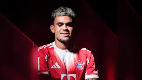 Luis Díaz apresentado no Bayern de Munique. Foto: FC Bayern
