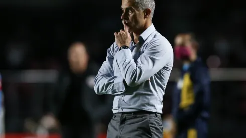 Sylvinho, técnico do Corinthians, não conta mais com Luan
