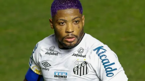 Santos v Athletico Paranaense – Brasileirao 2021
