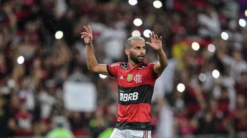 Thiago Maia é jogador do Flamengo em definitivo (Foto: Thiago Ribeiro/AGIF)
