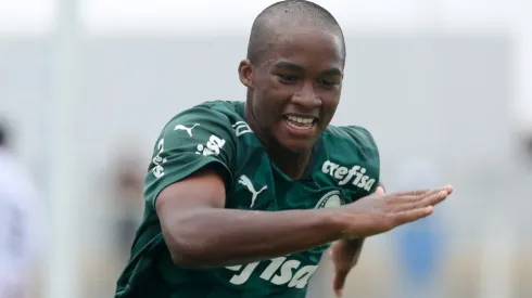 Barcelona quer pagar uma bolada para contratar Endrick do Palmeiras, confira os valores