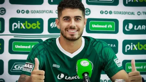 Pedro Raul foi apresentado oficialmente pelo Goias (Foto: Divulgação)
