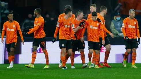 Jogadores do Shakhtar Donetsk comemoram gol (Foto: Getty Images)
