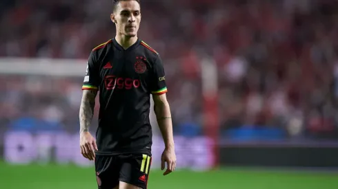 Antony brilha com a camisa do Ajax
